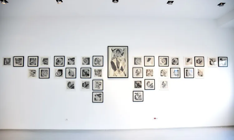 Refleksije i neprihvatanja: Različite teme izložbe ‘Inbetween’ Denisa Haračića