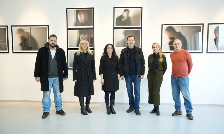 Artist Talks: Razgovor s prof. dr. Amerom Bakšićem u Umjetničkoj galeriji IUS-a